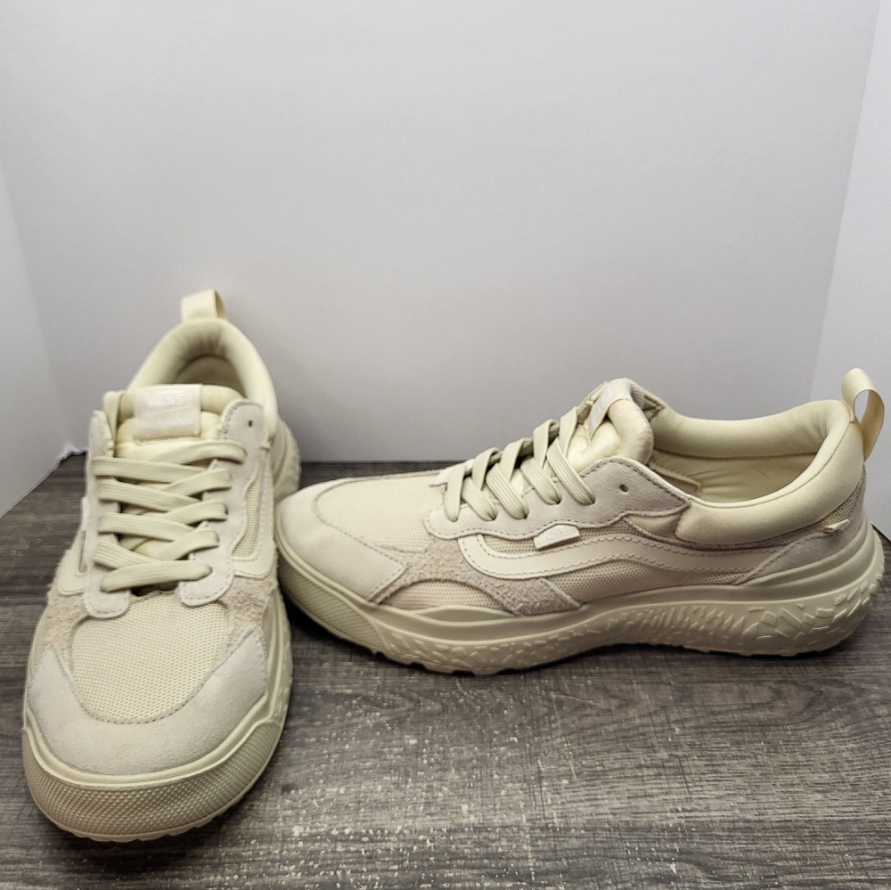 VANS UltraRange Neo VR3 Men's Size 11.5 Shoes Sneakers Tan Cream Beige New